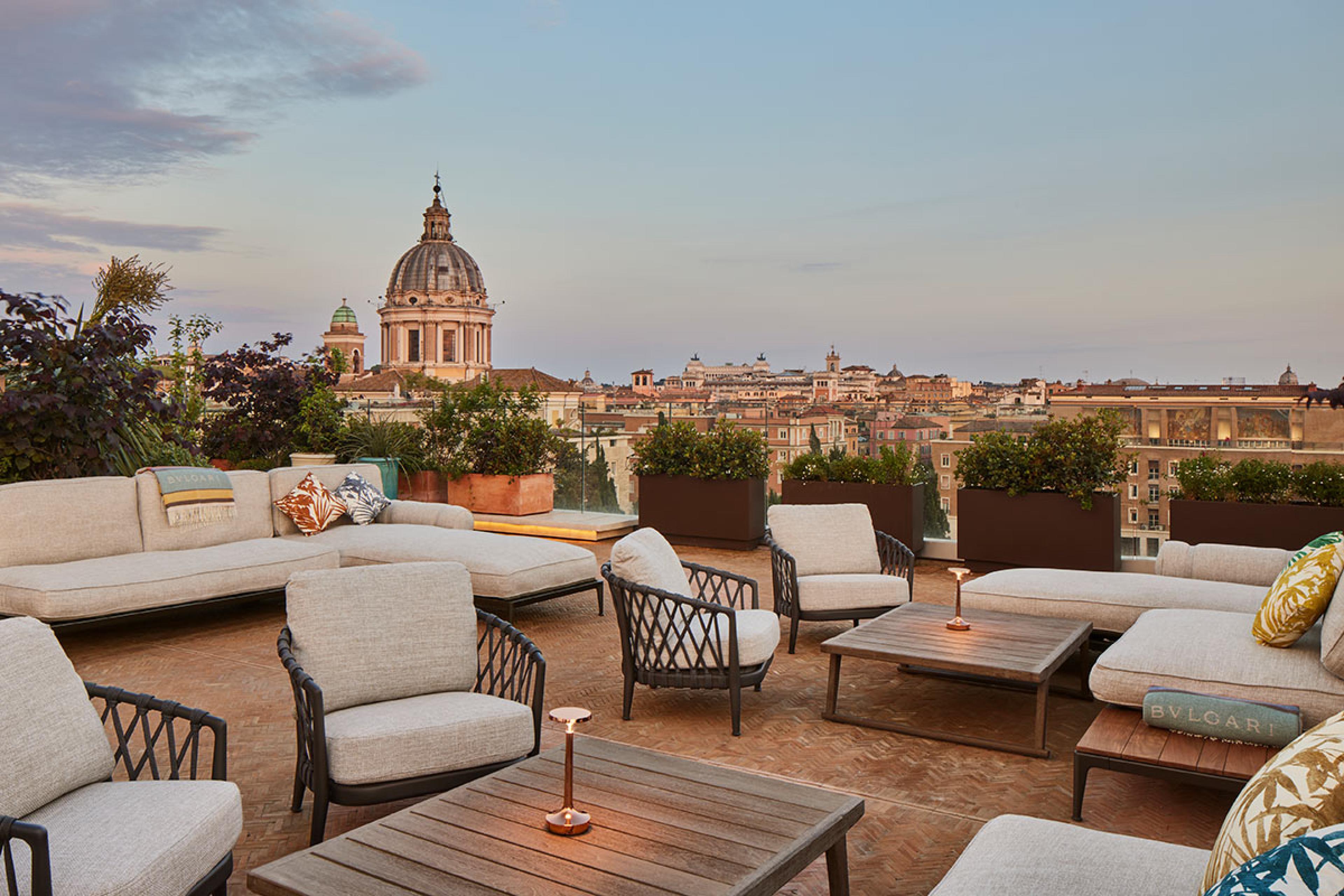 Looking for a smaller sized water park and a comfortable place to stay?  Check out Avid Hotel and Holiday Inn Express 🌴 📍 Avid Hotel This hotel is  brand new. It’s super comfortable and clean. They ..., image size:3840x2560