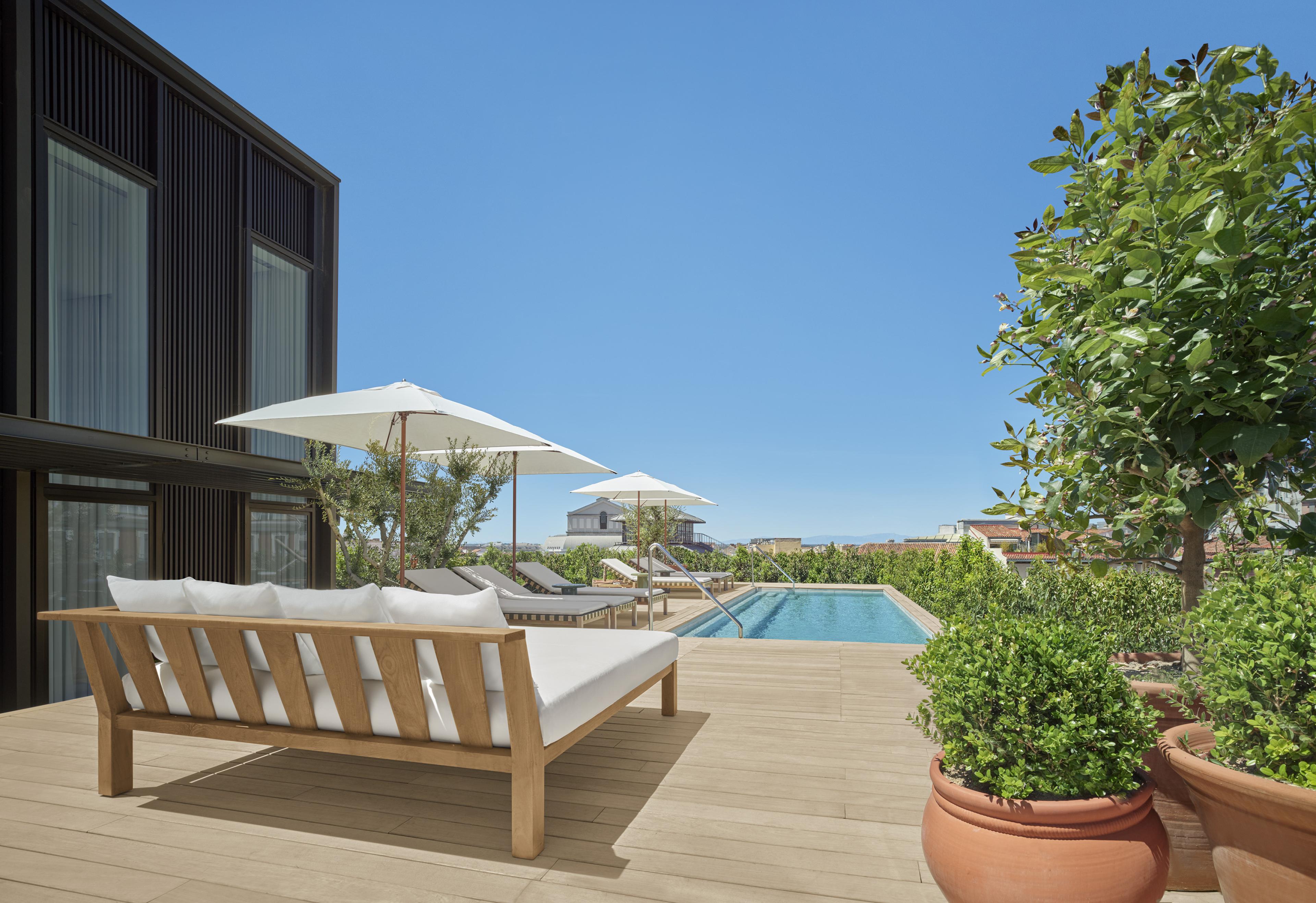 TheMadridEDITION_THE MADRID PENTHOUSE_OUTDOOR POOL