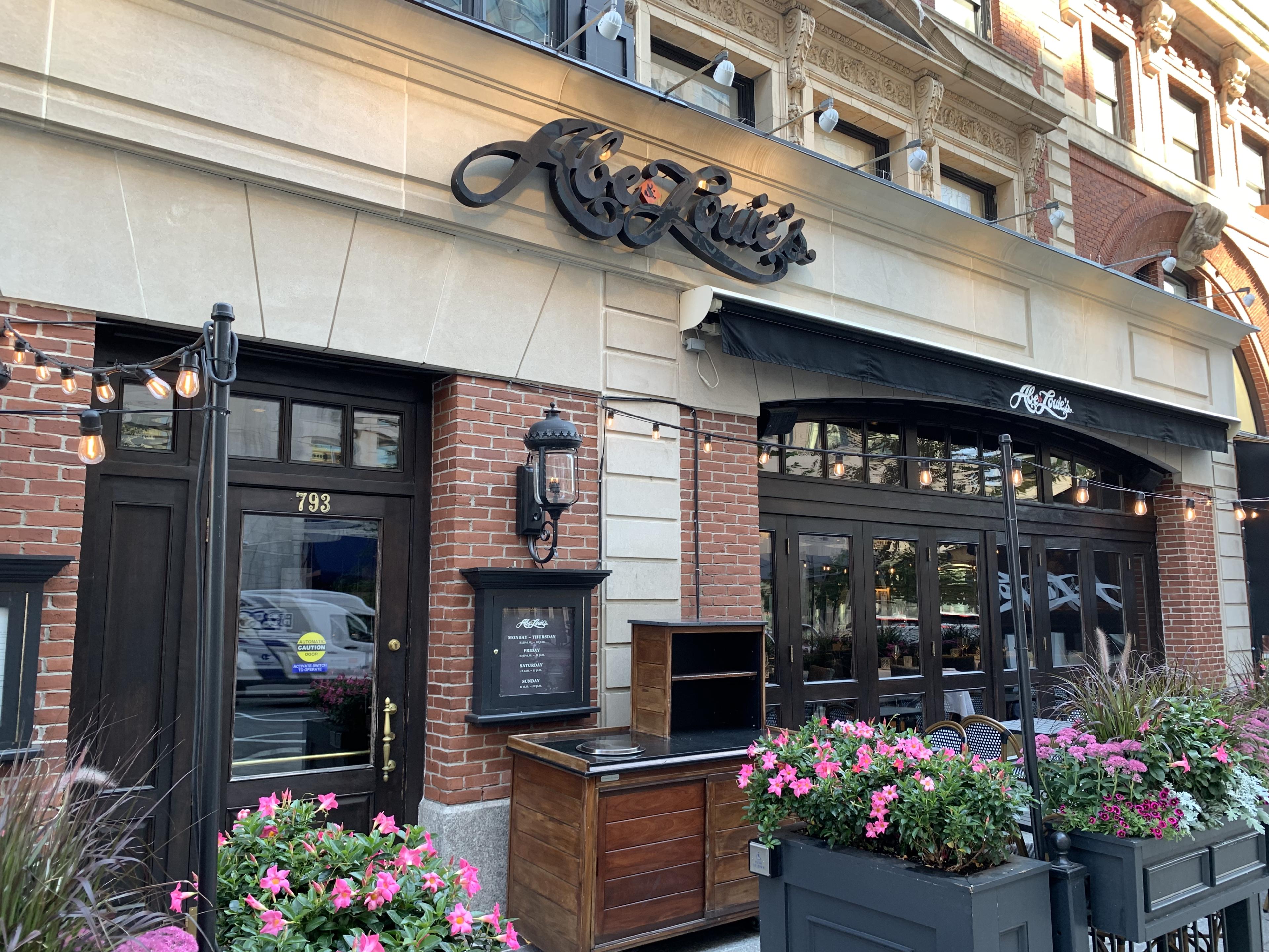 Boston Massachusetts Restaurants Swingers To Open 21,000 S/f “crazy